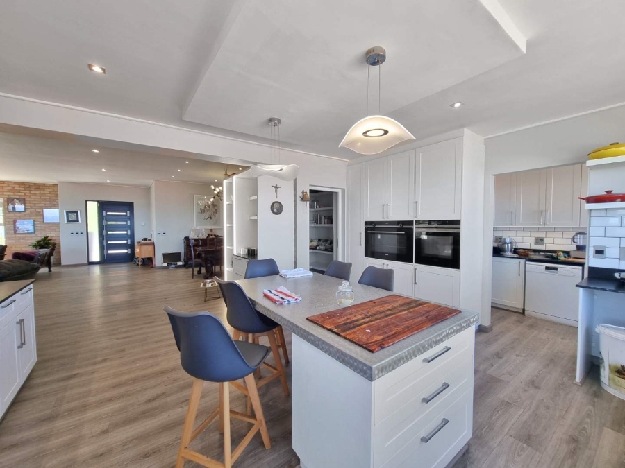 4 Bedroom Property for Sale in Onrus Western Cape